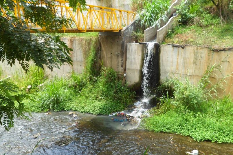 Ante la crítica situación del afluente, Contraloría realizó recorrido por la cuenca del río Aguacatal